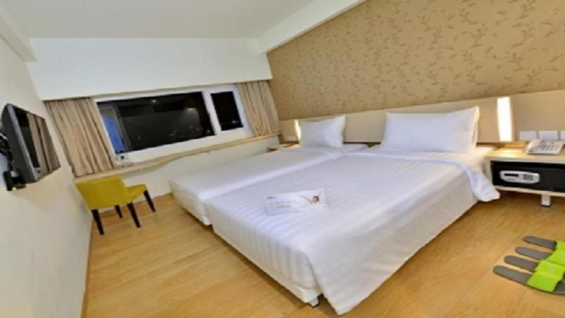 Whiz Prime Hotel Sudirman Cilacap Eksteriør bilde