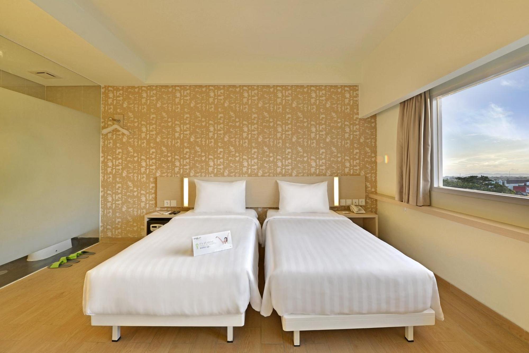 Whiz Prime Hotel Sudirman Cilacap Eksteriør bilde