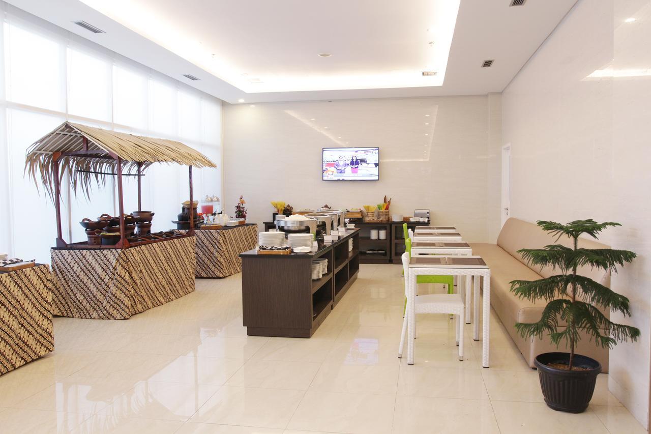 Whiz Prime Hotel Sudirman Cilacap Eksteriør bilde
